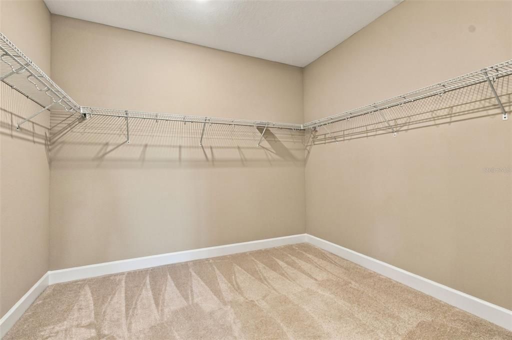 For Sale: $700,000 (3 beds, 3 baths, 2320 Square Feet)
