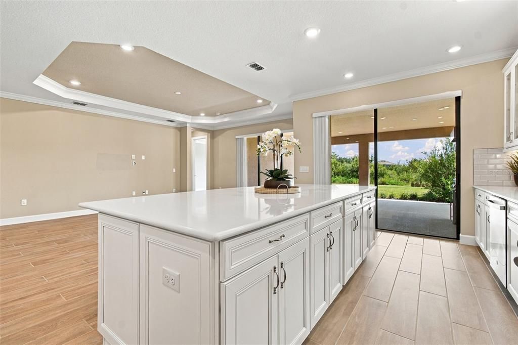 For Sale: $700,000 (3 beds, 3 baths, 2320 Square Feet)