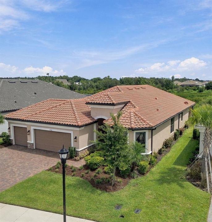 For Sale: $700,000 (3 beds, 3 baths, 2320 Square Feet)