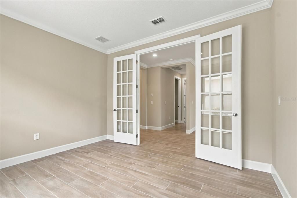 For Sale: $700,000 (3 beds, 3 baths, 2320 Square Feet)