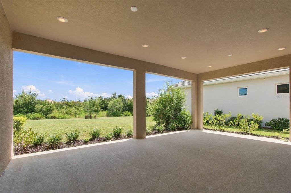 For Sale: $700,000 (3 beds, 3 baths, 2320 Square Feet)