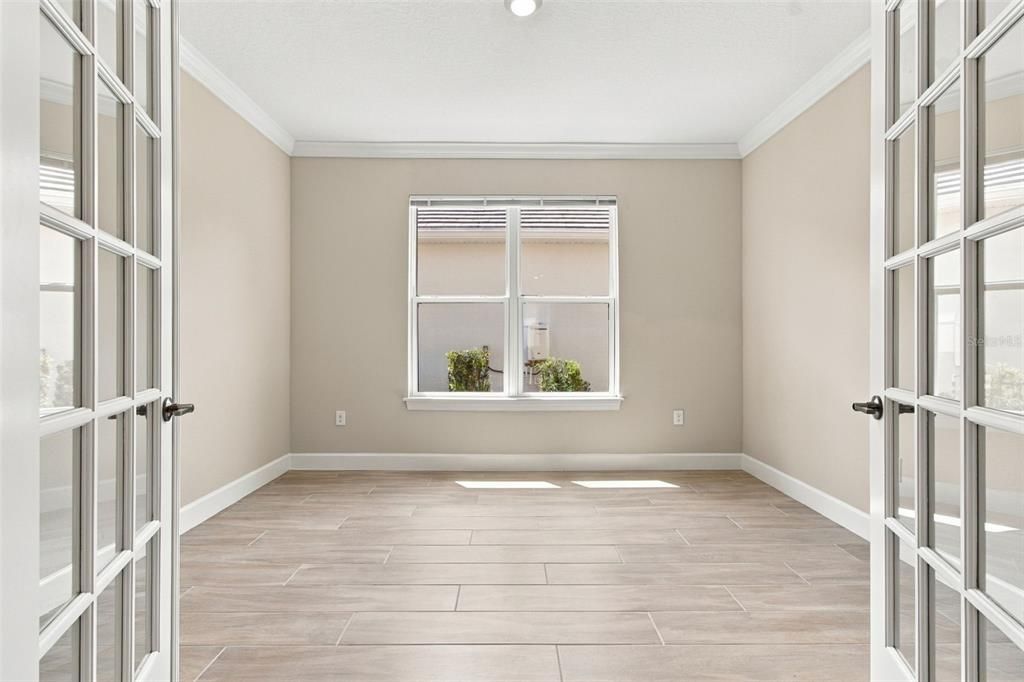 For Sale: $700,000 (3 beds, 3 baths, 2320 Square Feet)