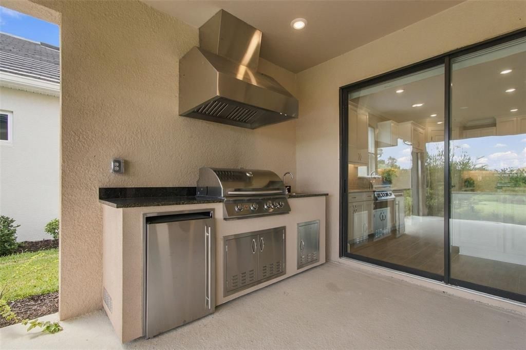 For Sale: $700,000 (3 beds, 3 baths, 2320 Square Feet)