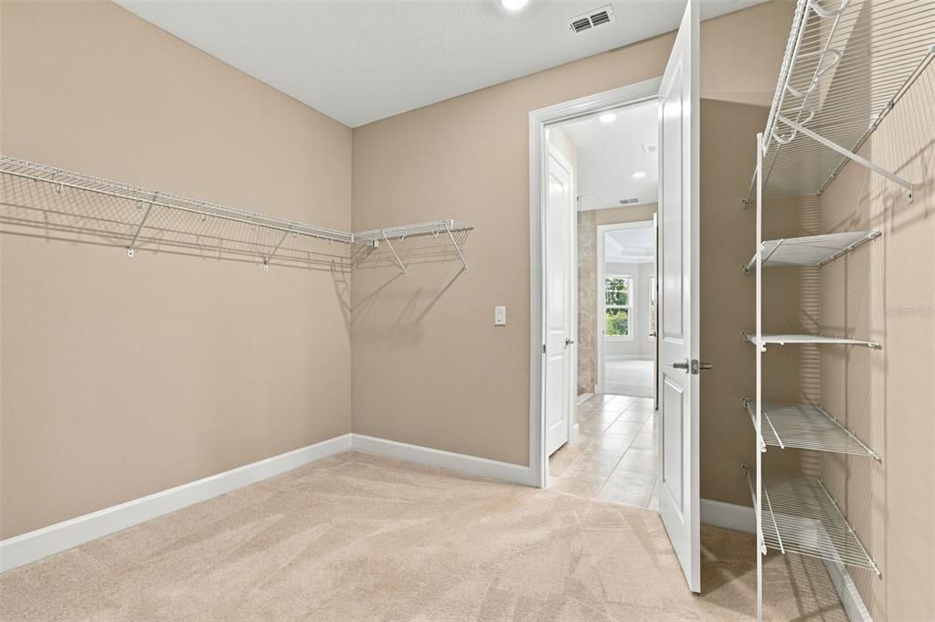 For Sale: $700,000 (3 beds, 3 baths, 2320 Square Feet)