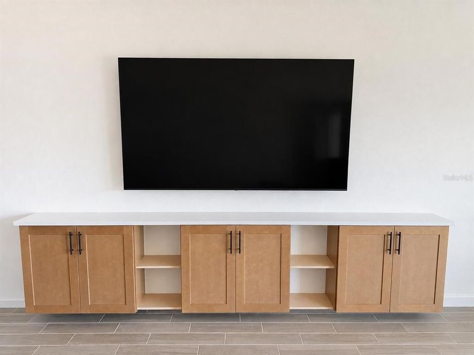 For Rent: $2,500 (4 beds, 2 baths, 2141 Square Feet)