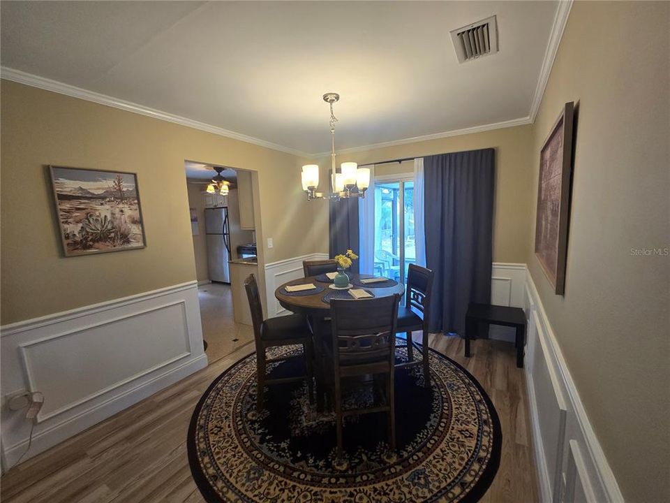 For Sale: $219,900 (2 beds, 1 baths, 872 Square Feet)