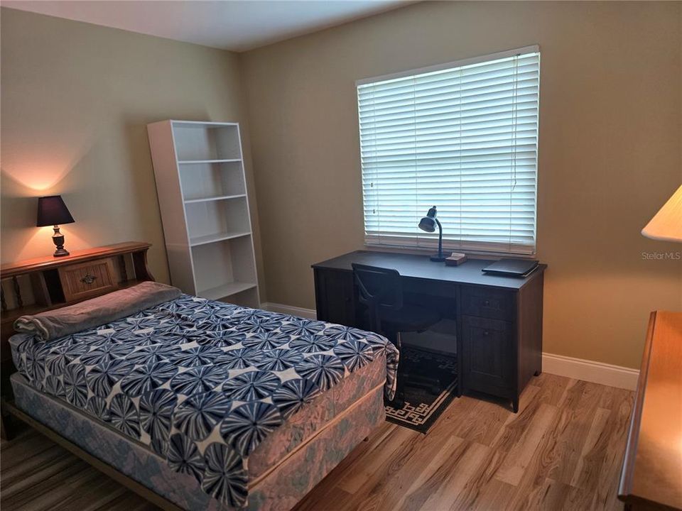 For Sale: $219,900 (2 beds, 1 baths, 872 Square Feet)