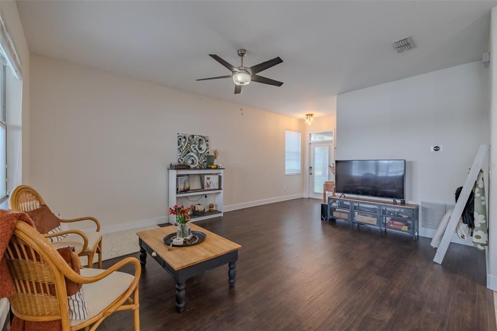 For Sale: $380,000 (4 beds, 2 baths, 1840 Square Feet)