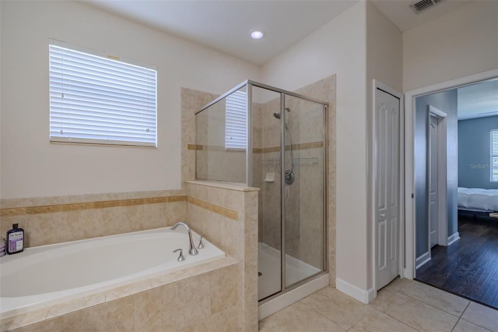 For Sale: $380,000 (4 beds, 2 baths, 1840 Square Feet)