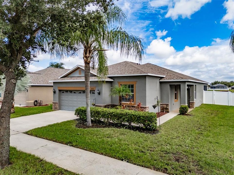 For Sale: $380,000 (4 beds, 2 baths, 1840 Square Feet)