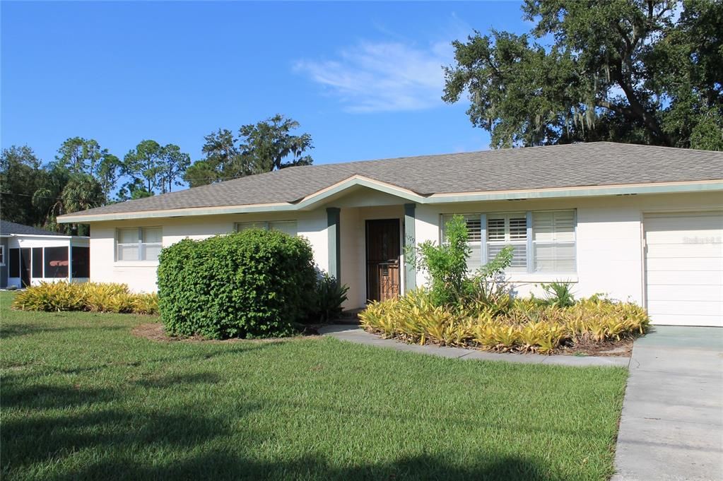 For Rent: $2,000 (3 beds, 2 baths, 1692 Square Feet)