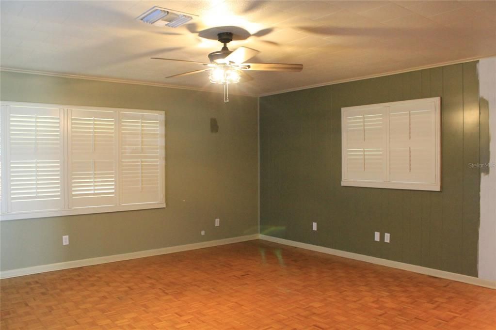 For Rent: $2,000 (3 beds, 2 baths, 1692 Square Feet)