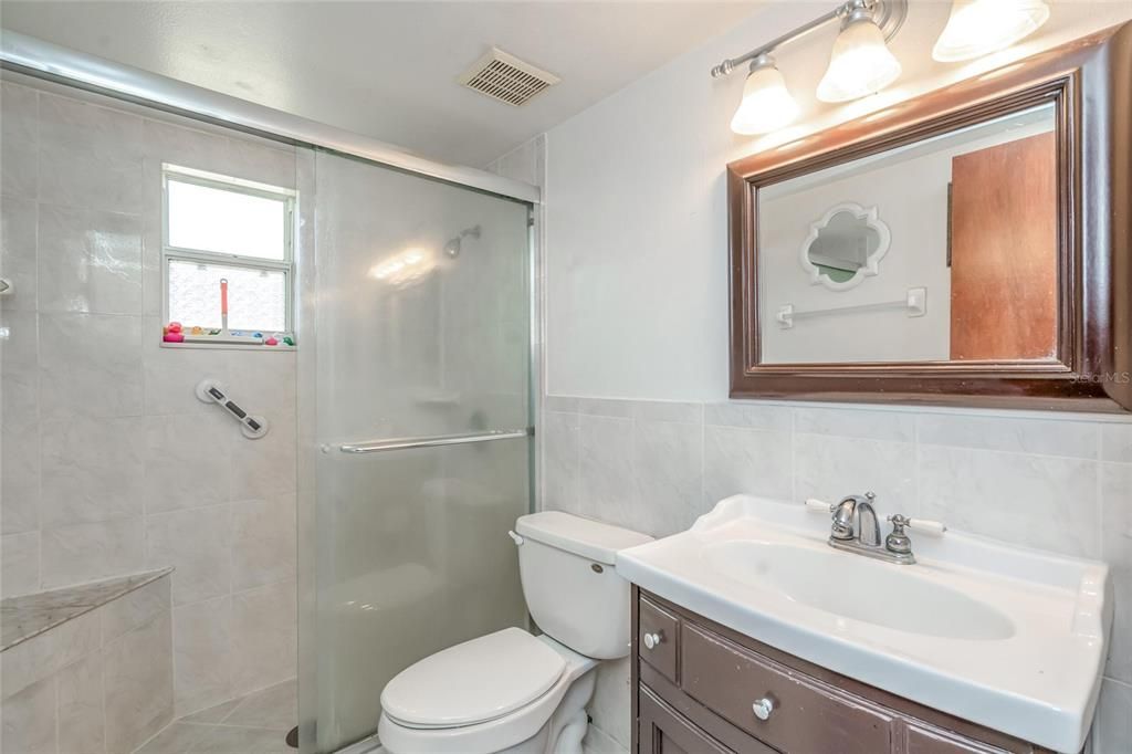 For Sale: $425,000 (2 beds, 1 baths, 1096 Square Feet)