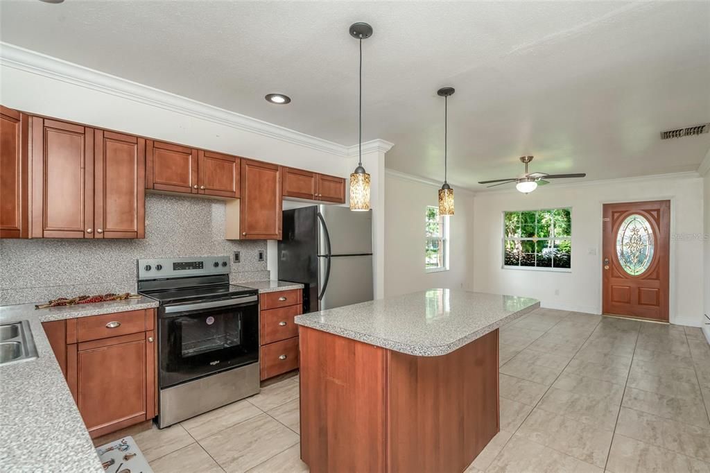 For Sale: $425,000 (2 beds, 1 baths, 1096 Square Feet)