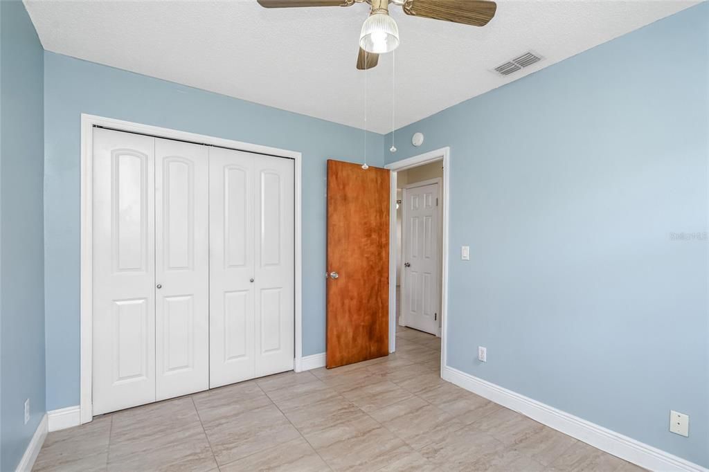 For Sale: $425,000 (2 beds, 1 baths, 1096 Square Feet)