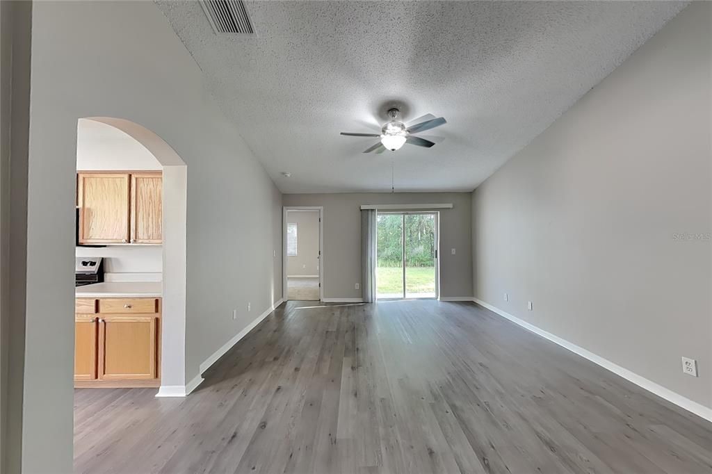 For Rent: $2,049 (3 beds, 2 baths, 1270 Square Feet)