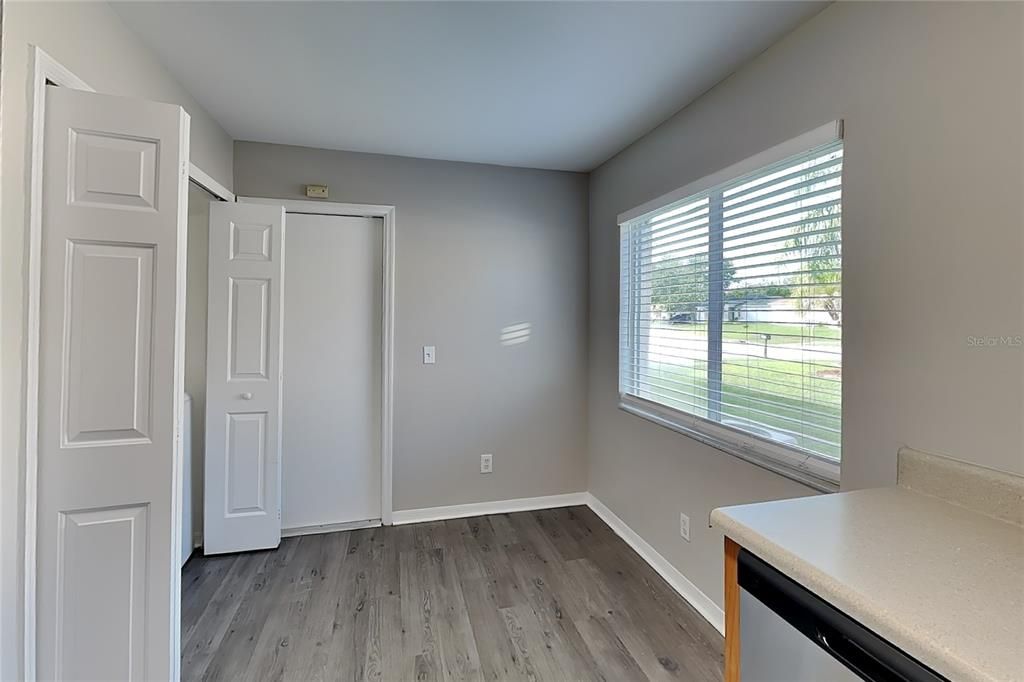 For Rent: $2,049 (3 beds, 2 baths, 1270 Square Feet)