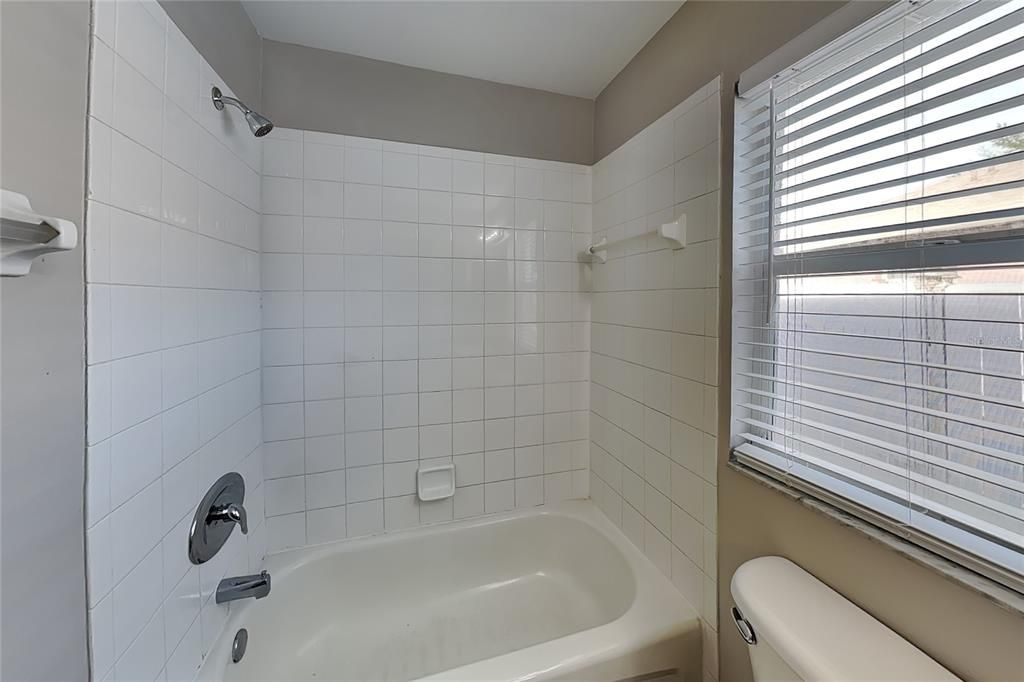 For Rent: $2,049 (3 beds, 2 baths, 1270 Square Feet)