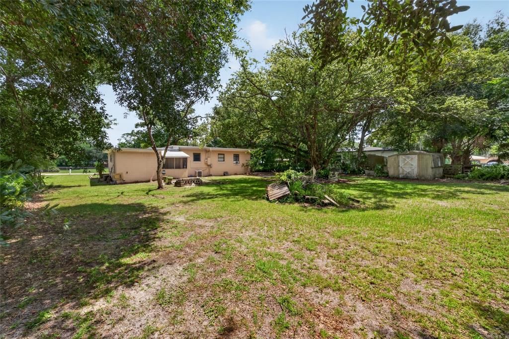 For Sale: $205,000 (2 beds, 1 baths, 1052 Square Feet)