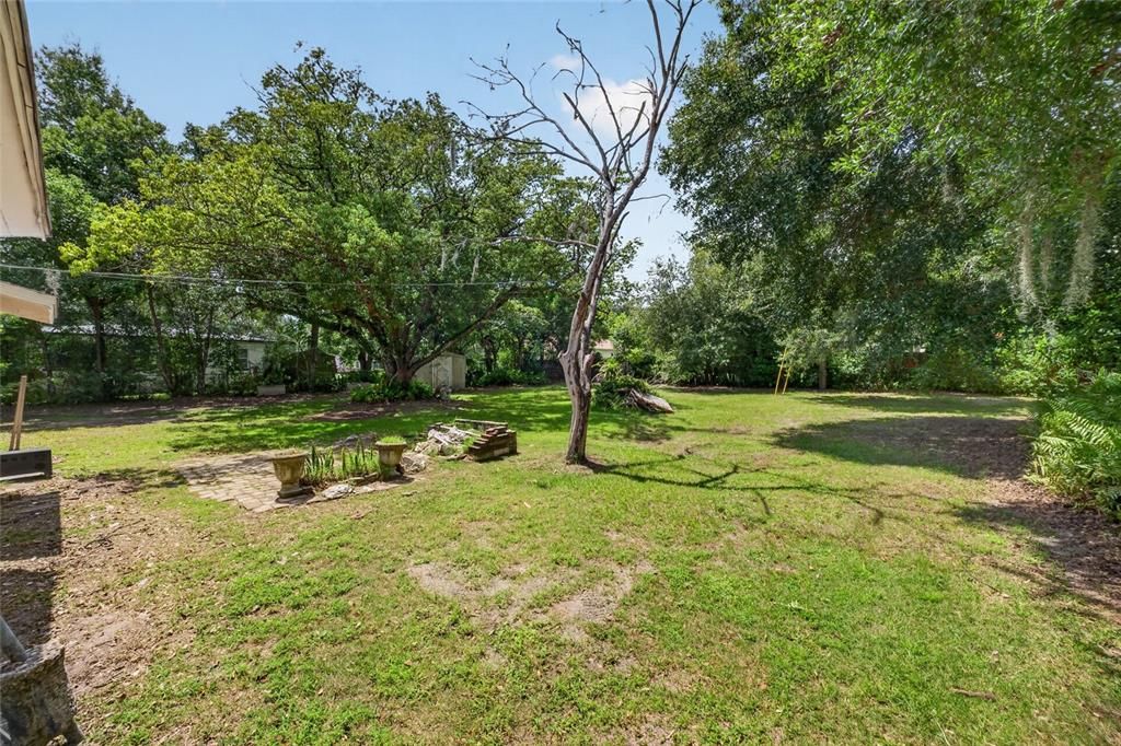 For Sale: $205,000 (2 beds, 1 baths, 1052 Square Feet)