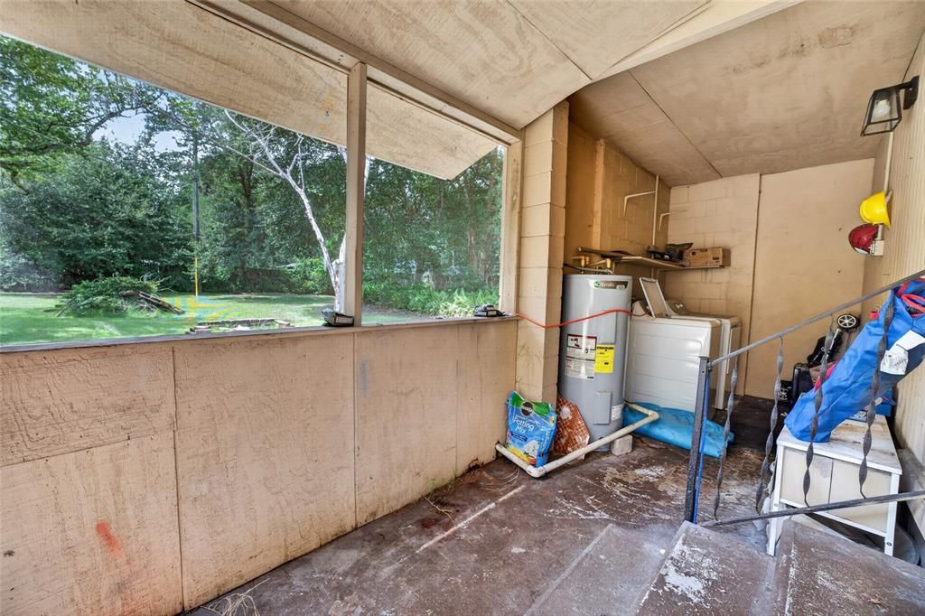 For Sale: $205,000 (2 beds, 1 baths, 1052 Square Feet)