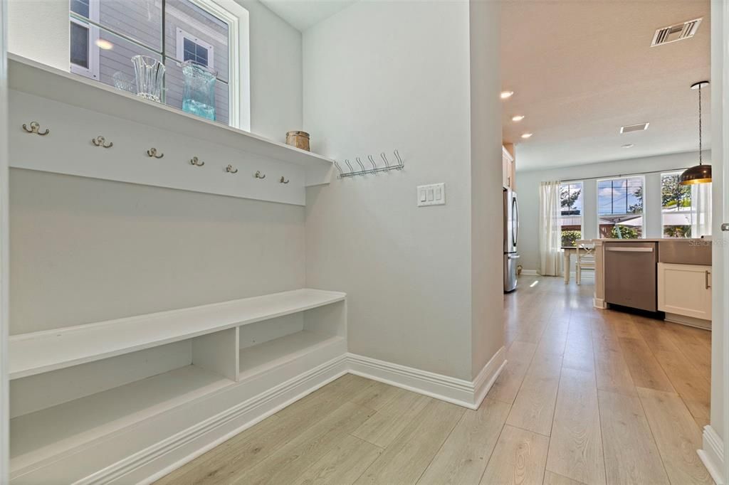 For Sale: $1,025,000 (4 beds, 3 baths, 2713 Square Feet)