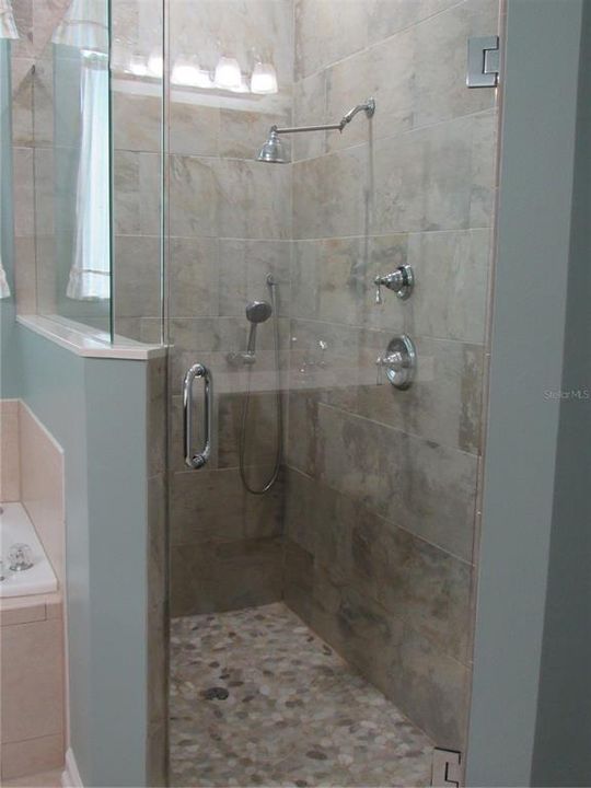 En Venta: $389,900 (3 camas, 2 baños, 1862 Pies cuadrados)