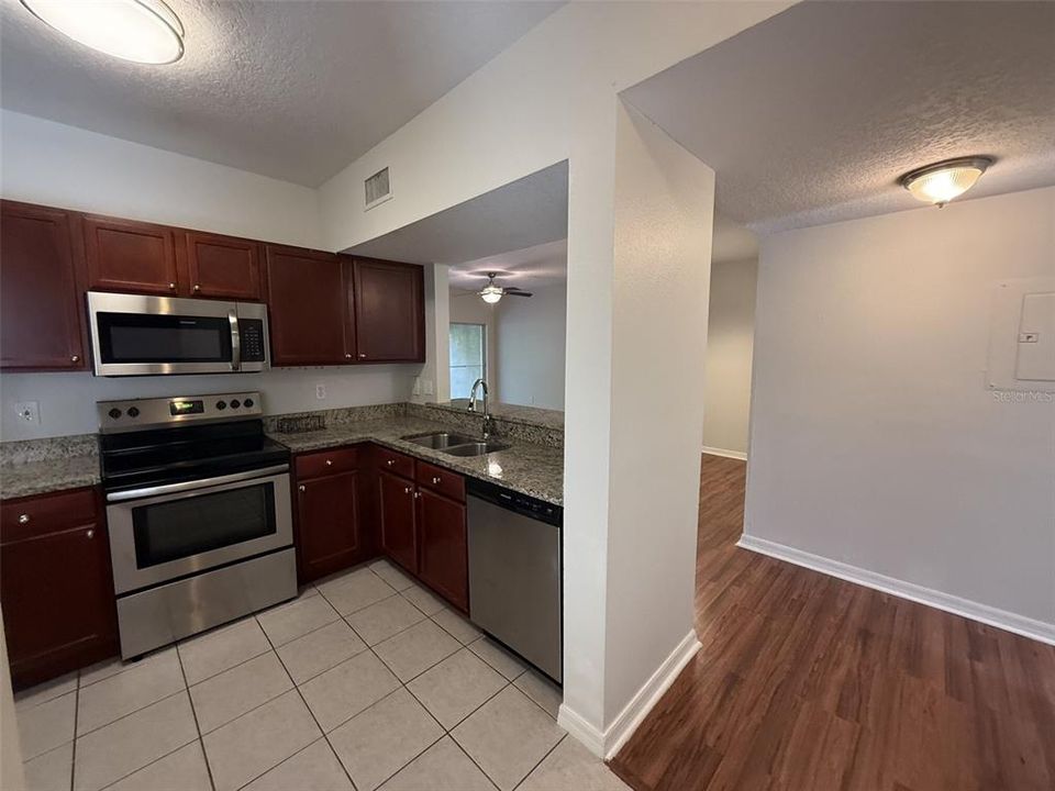For Rent: $1,850 (3 beds, 2 baths, 1124 Square Feet)