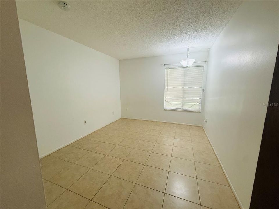 En Renta: $1,800 (4 camas, 2 baños, 1640 Pies cuadrados)