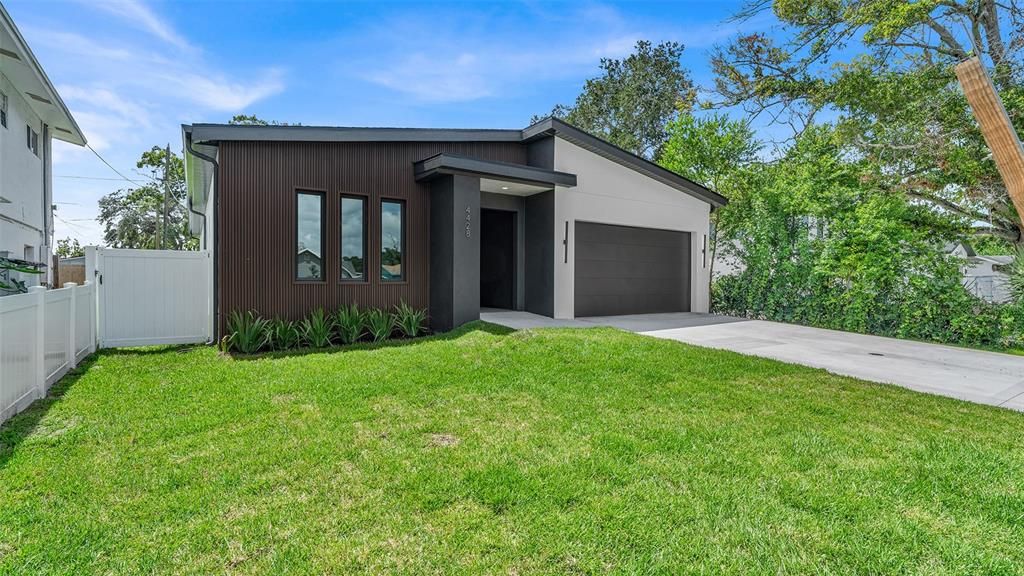 For Sale: $690,000 (4 beds, 3 baths, 2237 Square Feet)