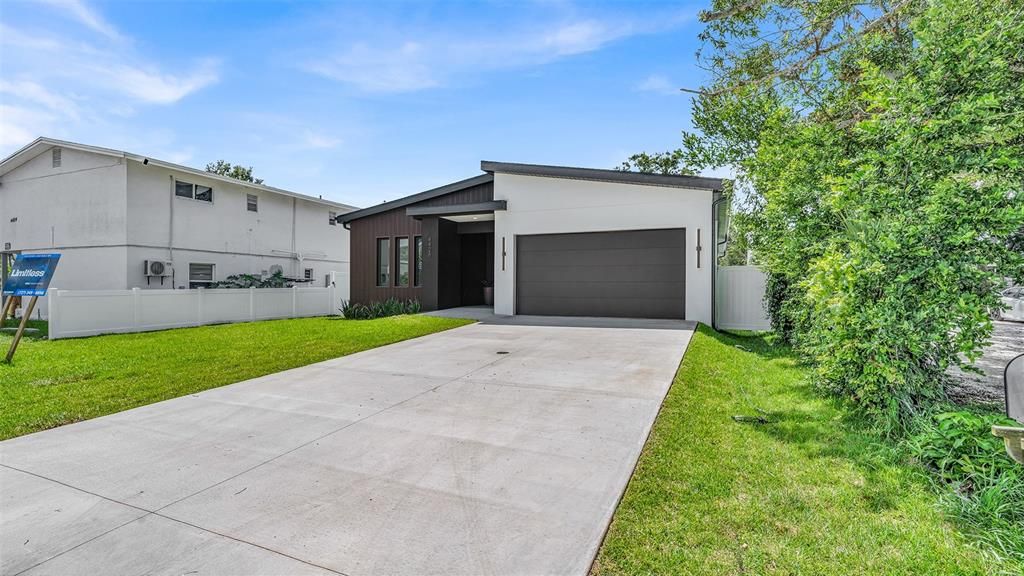 For Sale: $690,000 (4 beds, 3 baths, 2237 Square Feet)