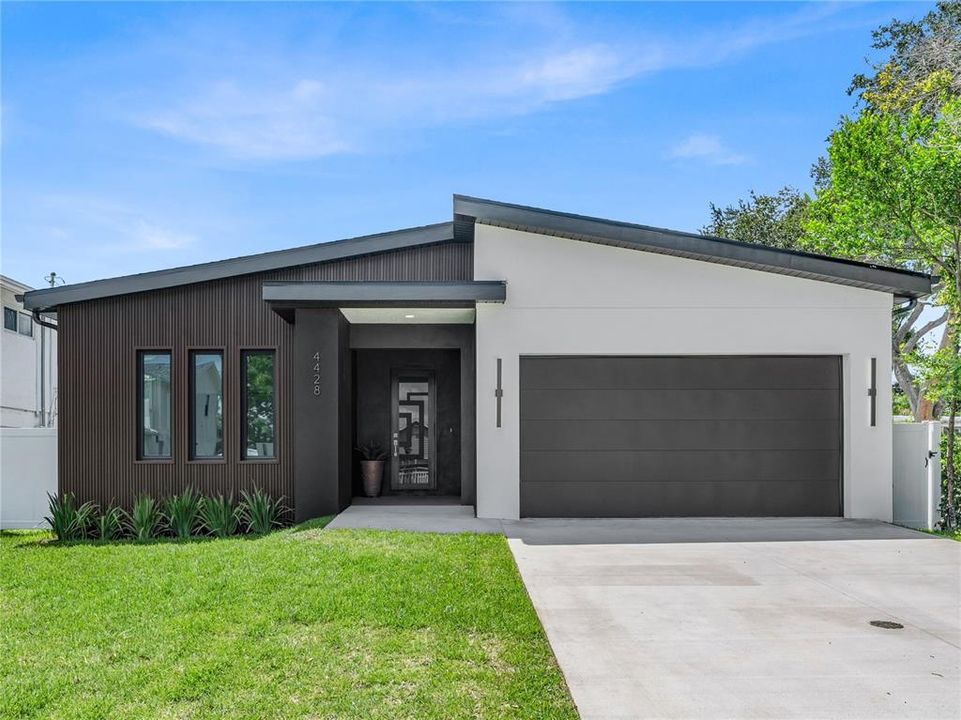 For Sale: $690,000 (4 beds, 3 baths, 2237 Square Feet)