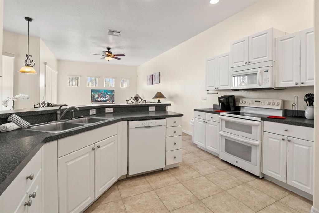 En Venta: $455,000 (5 camas, 4 baños, 2895 Pies cuadrados)