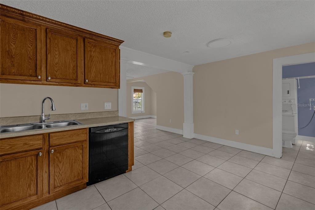 For Sale: $580,000 (3 beds, 2 baths, 1566 Square Feet)