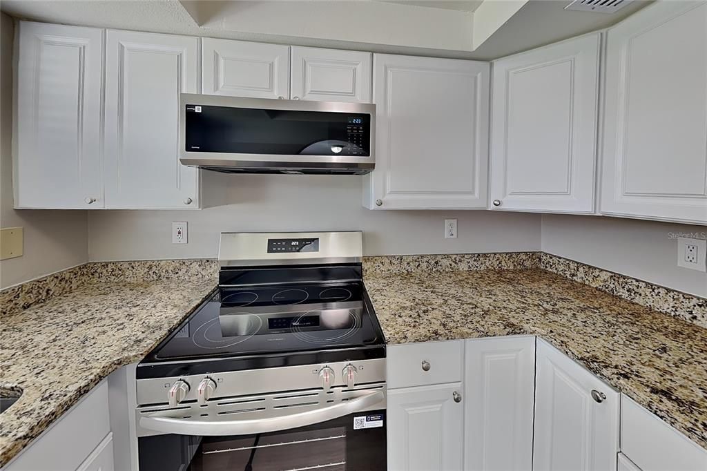 For Rent: $2,329 (4 beds, 2 baths, 1155 Square Feet)