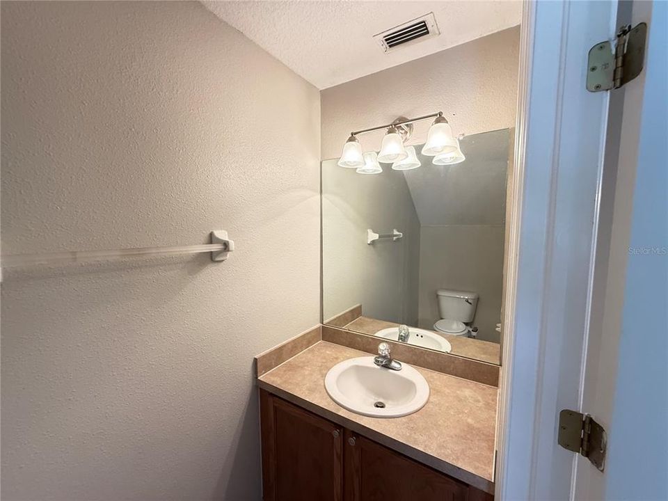For Rent: $1,800 (2 beds, 2 baths, 1255 Square Feet)