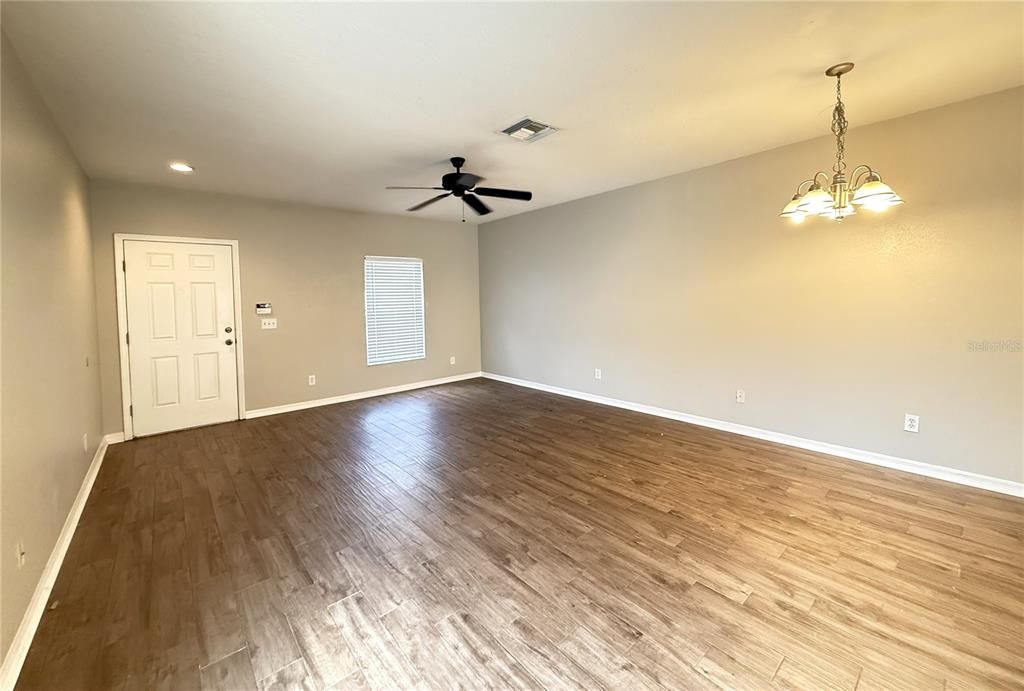 For Rent: $1,800 (2 beds, 2 baths, 1255 Square Feet)