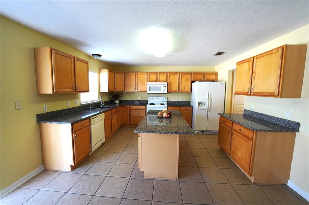 For Sale: $479,000 (4 beds, 3 baths, 2863 Square Feet)