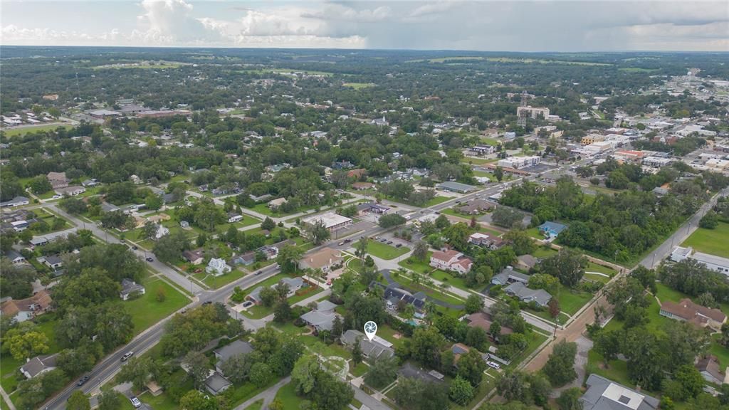 For Sale: $389,900 (3 beds, 3 baths, 2212 Square Feet)