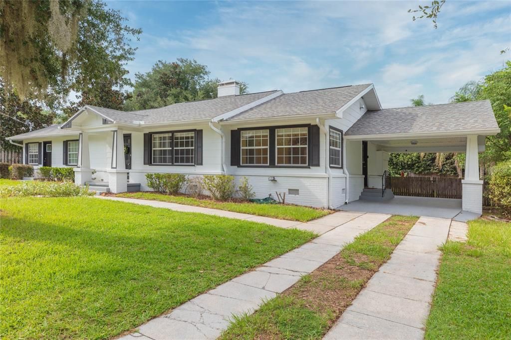 For Sale: $389,900 (3 beds, 3 baths, 2212 Square Feet)
