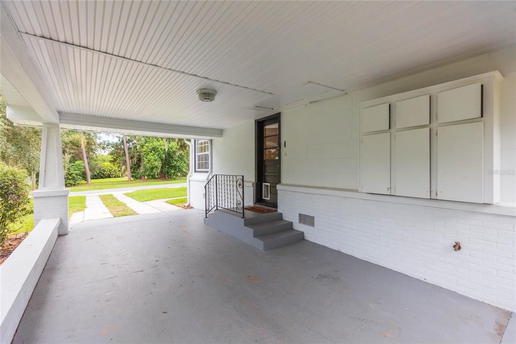 For Sale: $389,900 (3 beds, 3 baths, 2212 Square Feet)