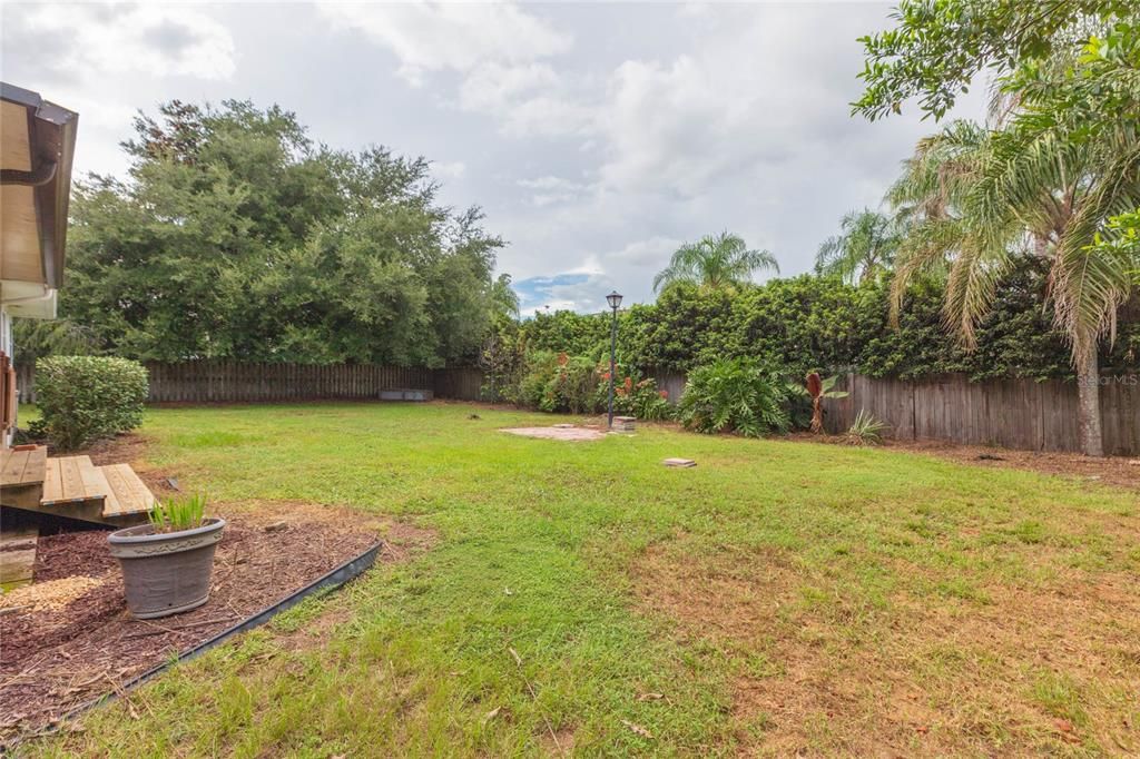 For Sale: $389,900 (3 beds, 3 baths, 2212 Square Feet)
