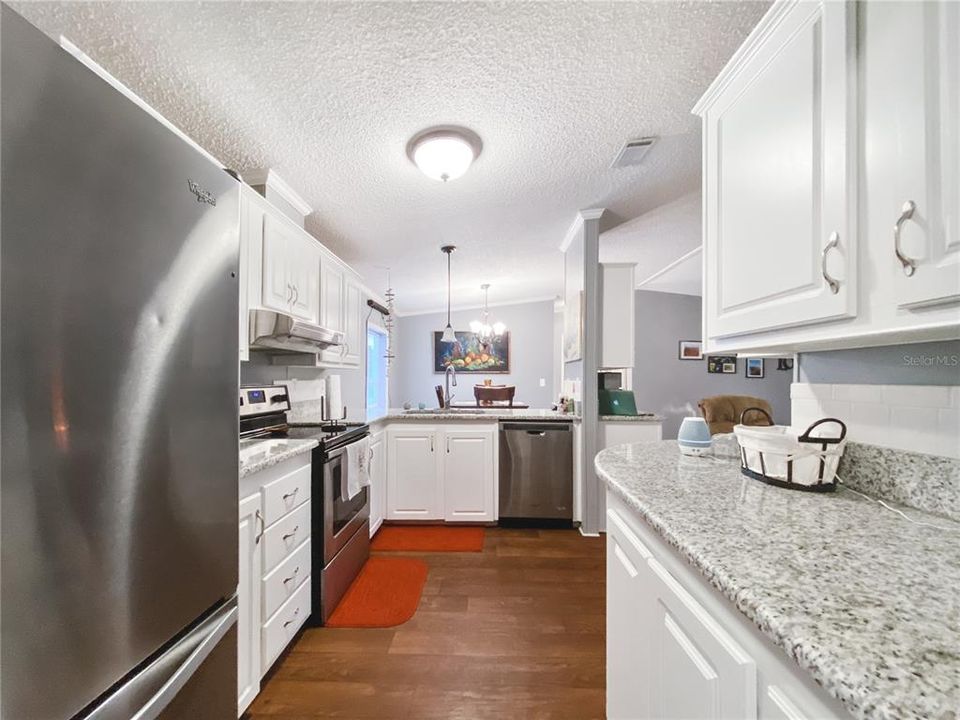 For Sale: $259,900 (3 beds, 2 baths, 1296 Square Feet)