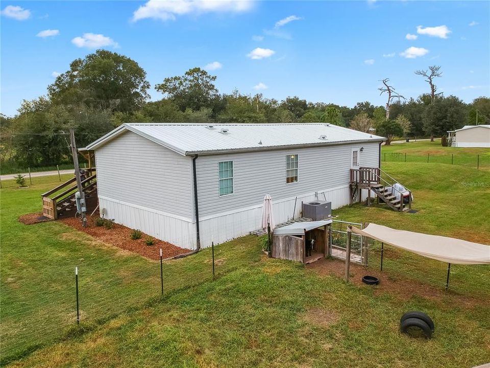 For Sale: $259,900 (3 beds, 2 baths, 1296 Square Feet)