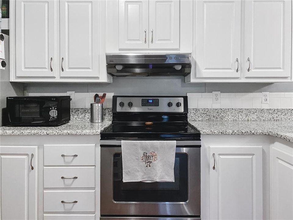 For Sale: $259,900 (3 beds, 2 baths, 1296 Square Feet)