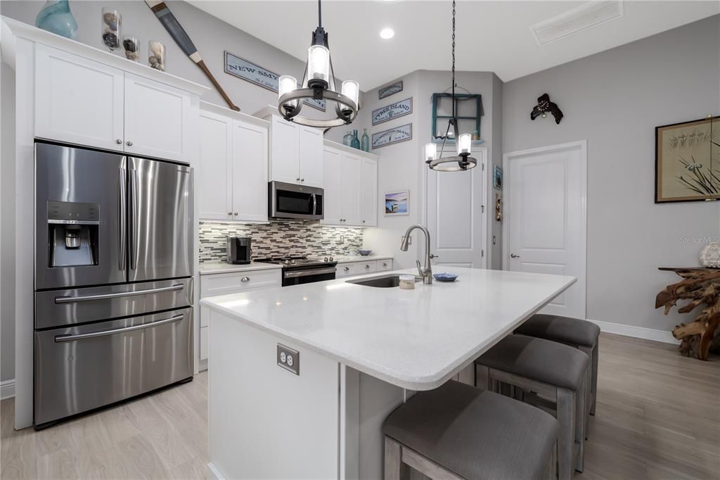 For Rent: $3,650 (3 beds, 2 baths, 1709 Square Feet)