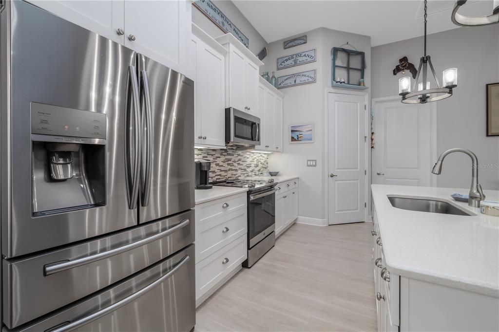 For Rent: $3,650 (3 beds, 2 baths, 1709 Square Feet)