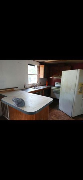 For Sale: $44,900 (3 beds, 2 baths, 988 Square Feet)