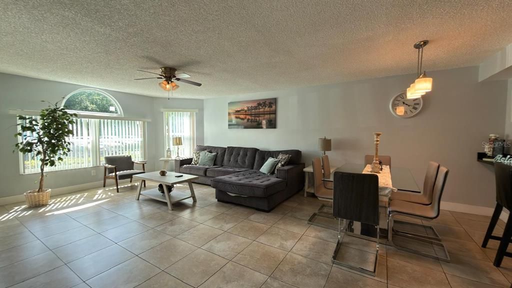 En Renta: $2,100 (3 camas, 2 baños, 1220 Pies cuadrados)