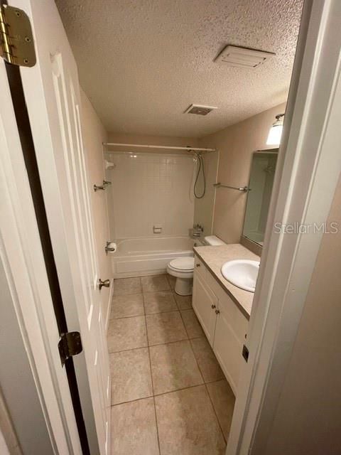 For Rent: $1,450 (3 beds, 2 baths, 1384 Square Feet)